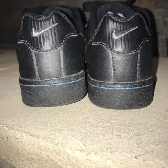 Nike black shoes - Picture 4 of 6